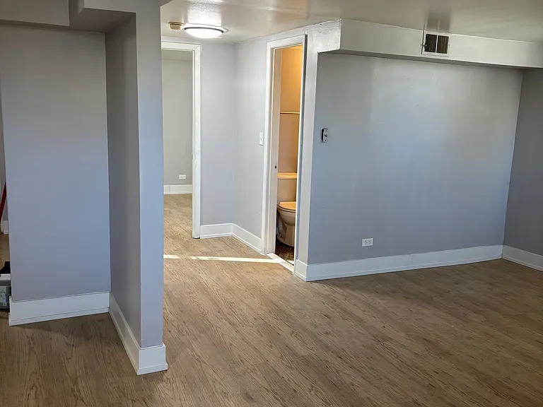 2201 N Nagle Ave #G — Photo 3