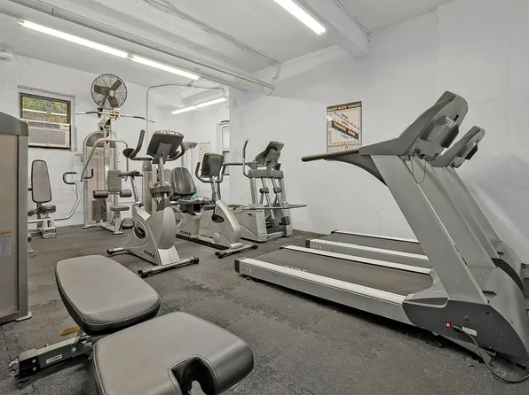 3616 Henry Hudson Parkway image 12 of 17