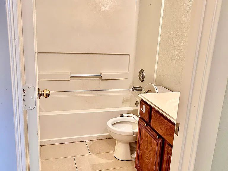 20839 Settlers Lake Cir N — Photo 14