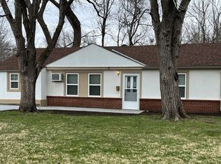 2316 SW Morningside Rd, Topeka, KS 66614