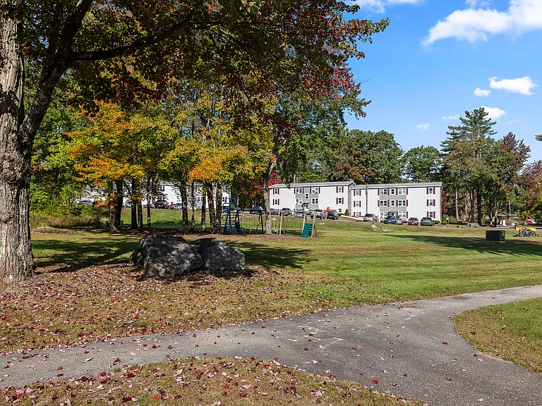 Riverview Apartments — Photo 1