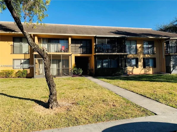 5855 Washington St APT 90, Hollywood, FL 33023