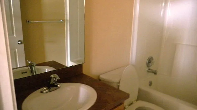 8028 Garrett Pines Dr — Photo 16