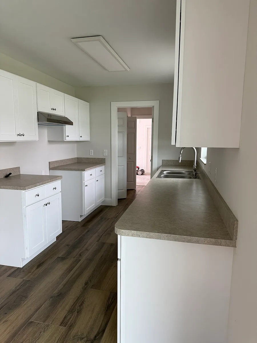 Kitchen - 7855 SE Hilltop Ter