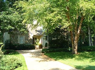 104 Countryside Ln, Cary, NC 27518