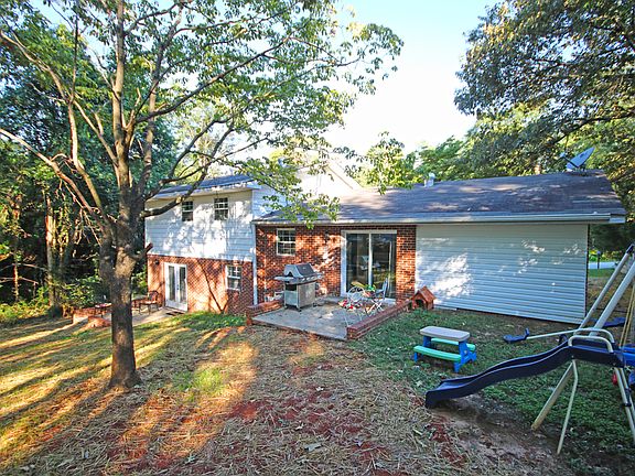 4th image of 112 Pinedale Dr
