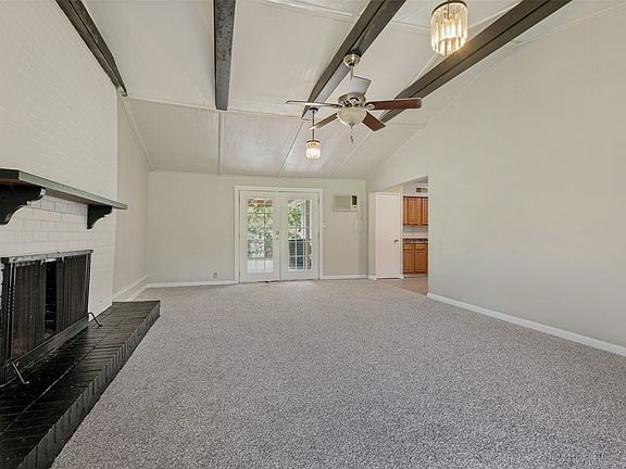 4th image of 3221 Ridgeview Cir