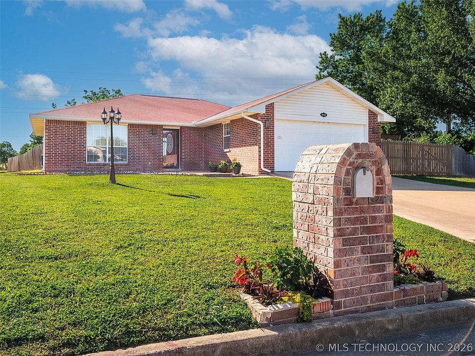 1st image of 1945 Green Meadows Dr