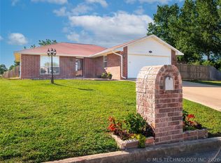 1945 Green Meadows Dr, McAlester, OK 74501