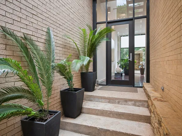 3210 Elizabeth St, Dallas, TX 75204