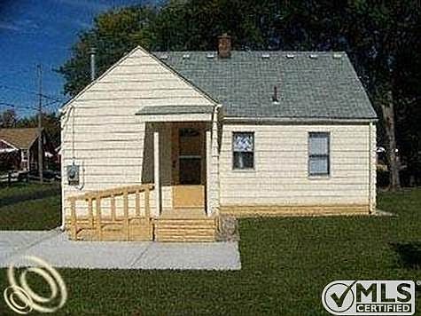 8352 LILLIAN BACK.jpg