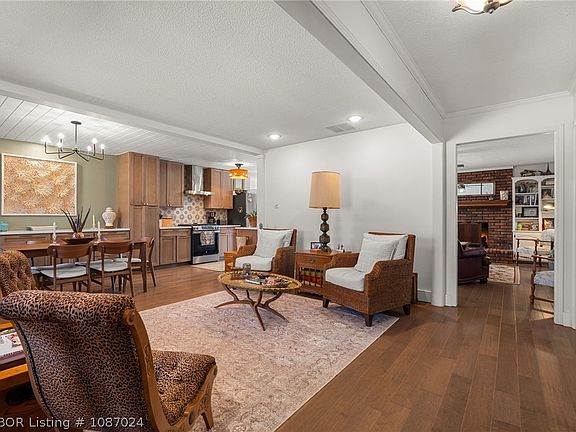 3rd image of 3211 Village Rd