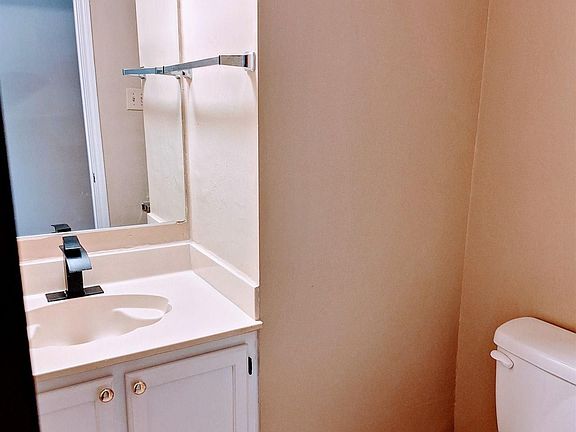 4th image of 155 Marilyn Dr APT 44A