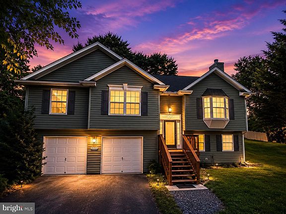 2nd image of 2153 Bonnie Ln
