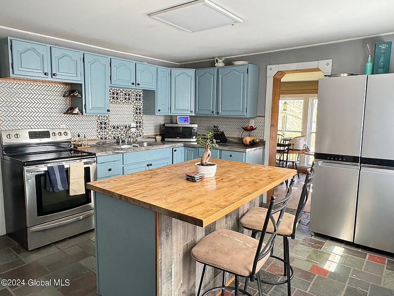 5th image of 37 Armsby Road