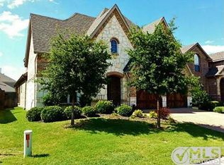 2760 Bay Shore Ln, Grand Prairie, TX 75054