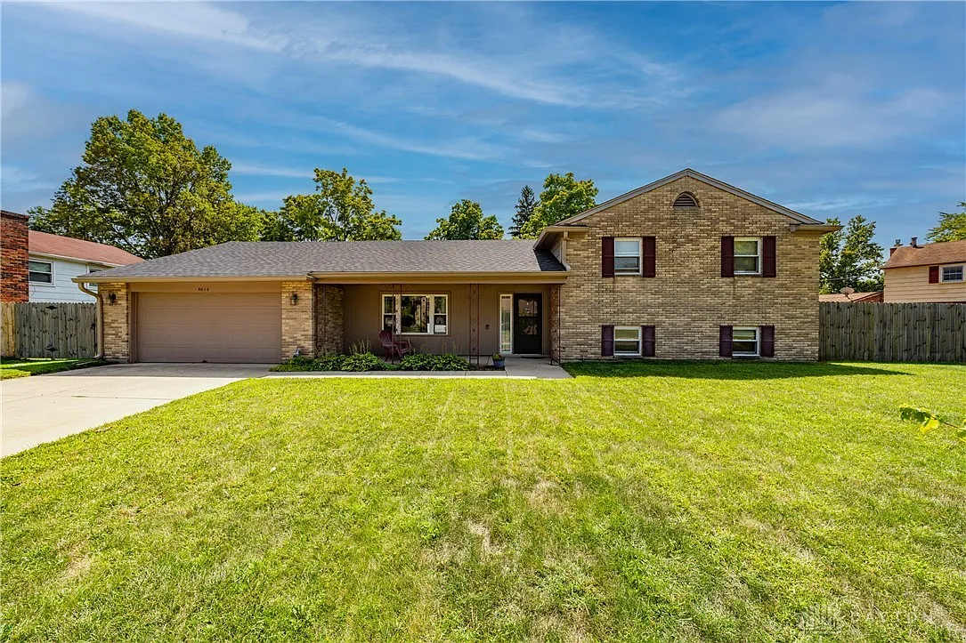 4010 Willow Creek Dr photo 1