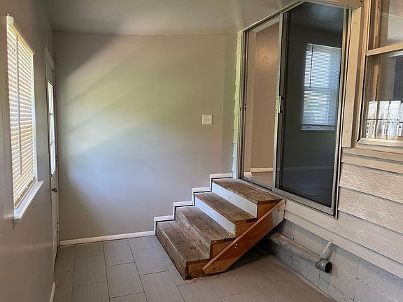 4th image of 1119 Northwood Blvd