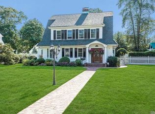 535 Pine Acres Blvd, Brightwaters, NY 11718