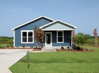 416 Tropical Way, Freeport, FL 32439