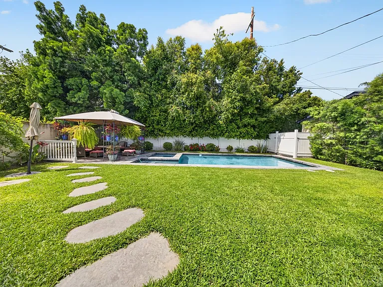 4533 Farmdale Ave — Photo 69