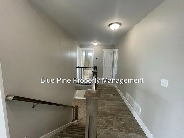 1924 Harrington Cir — Photo 10