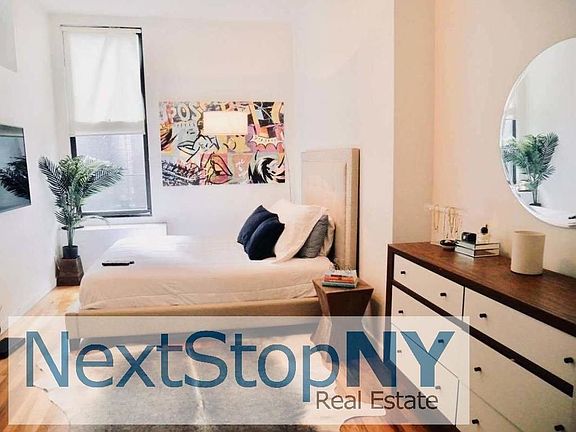 3rd image of 17 E 13th St #3C4C