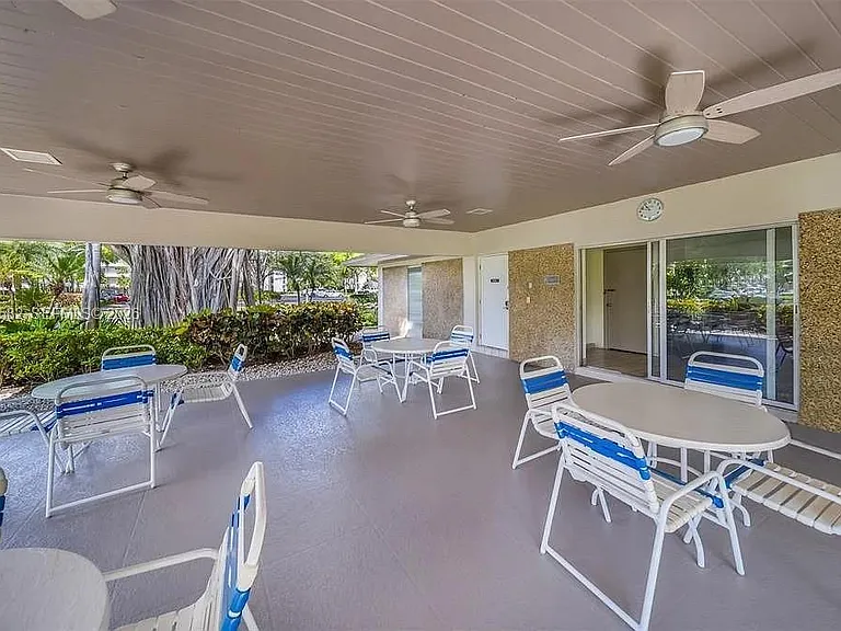 550 Oaks Ln #202 — Photo 20