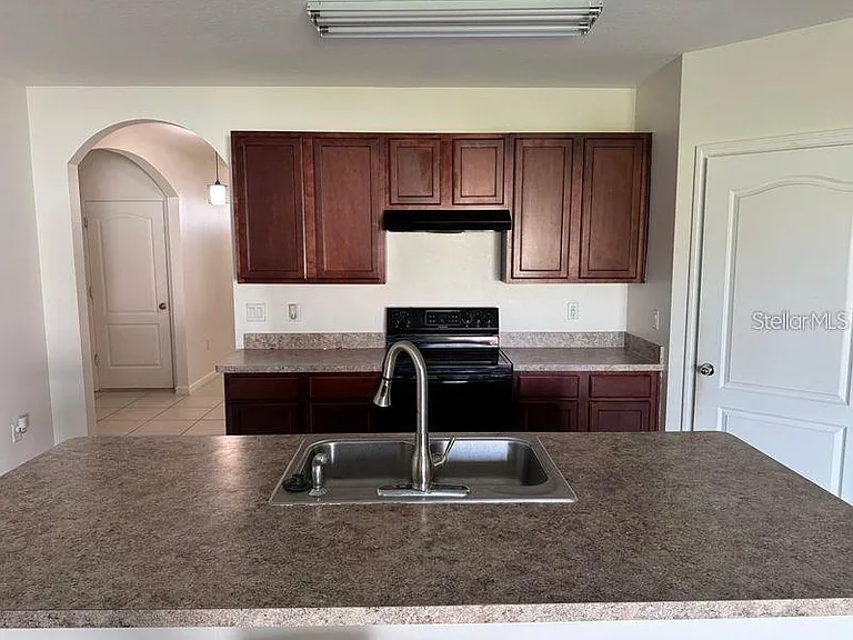 241 Hamlet Rd — Photo 2