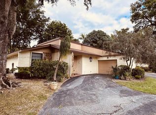 8071 Palmetto Palm Cir, Fort Lauderdale, FL 33321