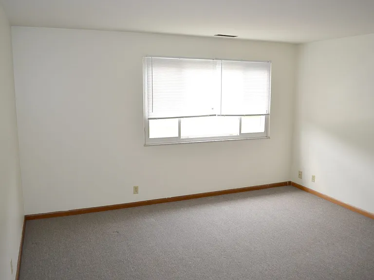 6300 Ervin Rd — Photo 16