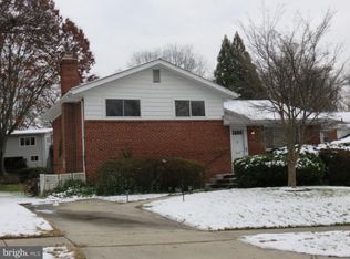 9705 Holmhurst Rd, Bethesda, MD 20817