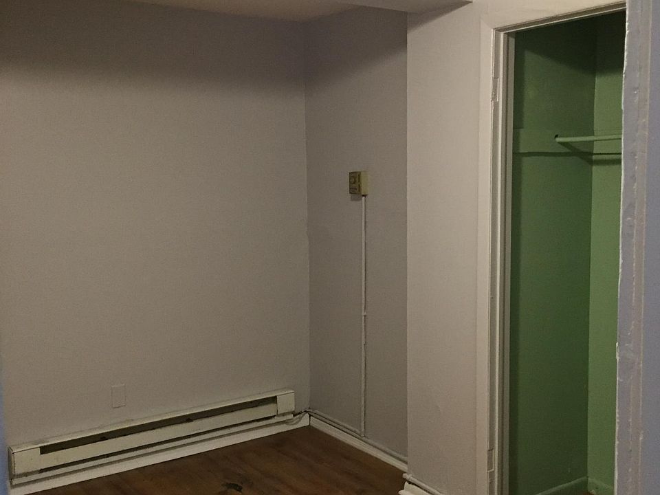 2nd image of 21 Watervliet Ave APT 2