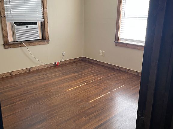 5th image of 1236 N Knoxville Ave E