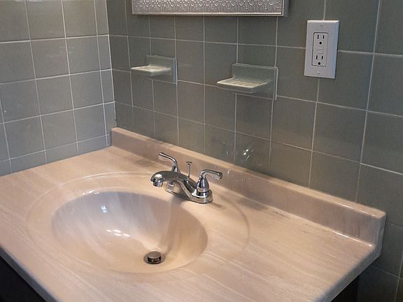 3rd image of 58 Ridge Rd APT 1