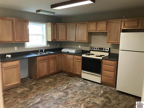 5th image of 411 E 13th St