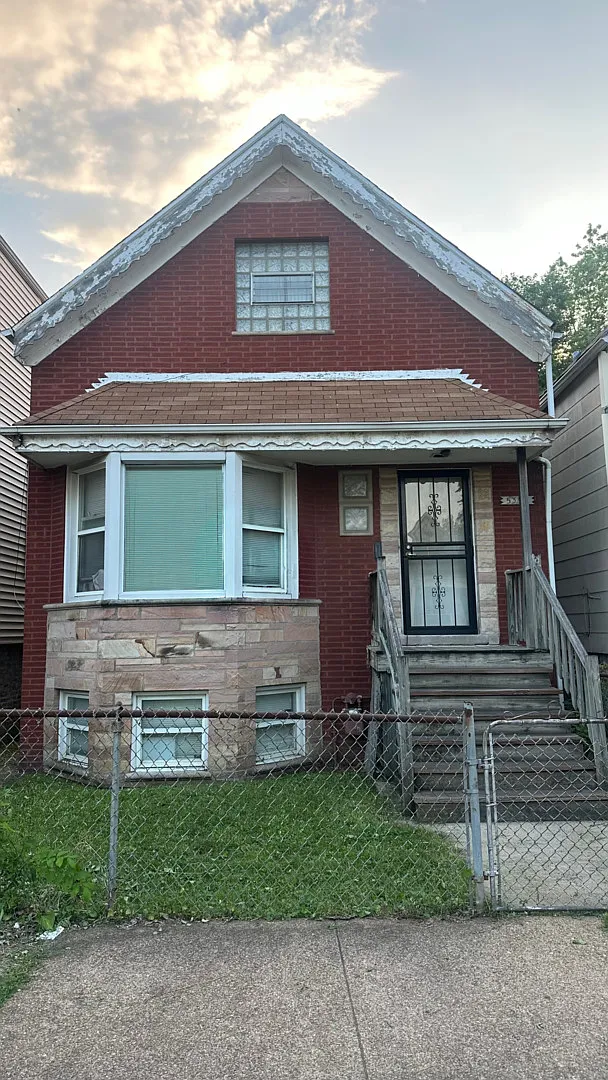 5352 S Paulina St photo 1