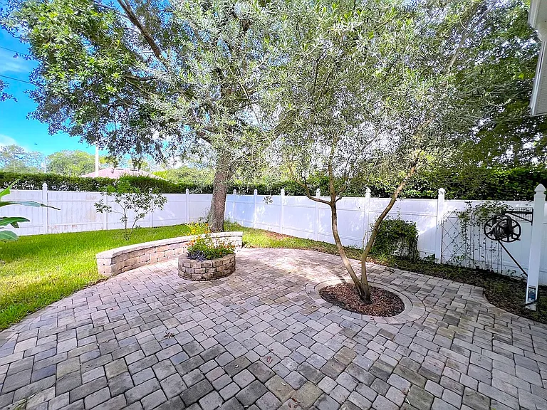 27 Empress Ln — Photo 47