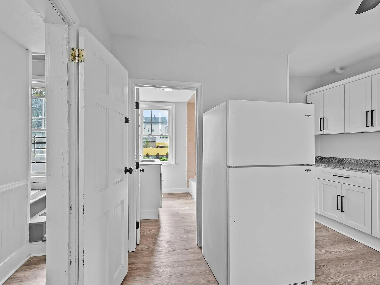 25 Amity St — Photo 2