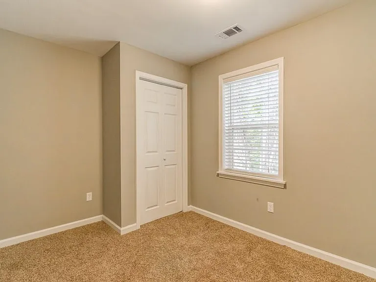 567 Ashburton Ave — Photo 15