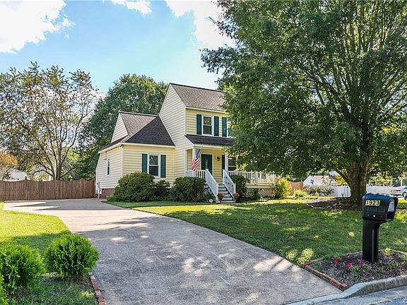 2nd image of 1923 Bridgewater Dr