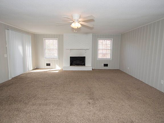 3rd image of 631 Zanark Dr