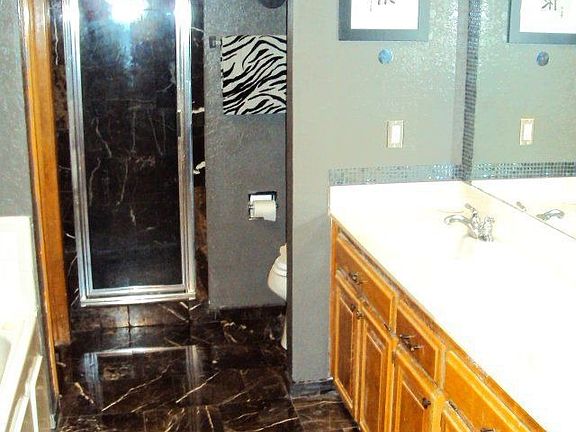 4th image of 8401 Woodbend Dr