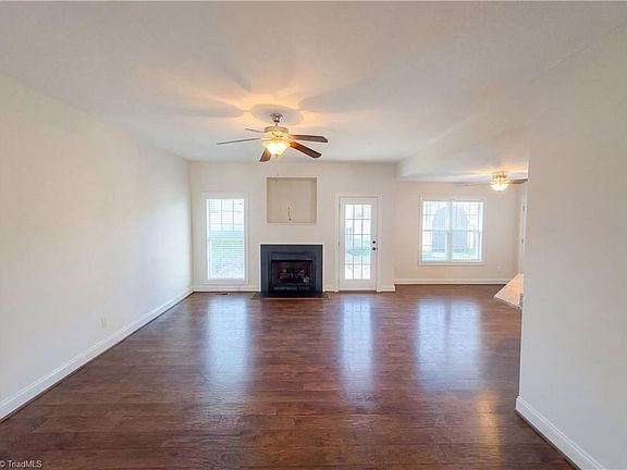 3rd image of 42 Harris Farm Ct