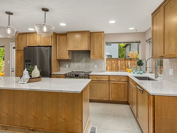 Brand new upgraded kitchen! Over $70K worth of grades with new appliances, plumbing fixture and light fixtures.
