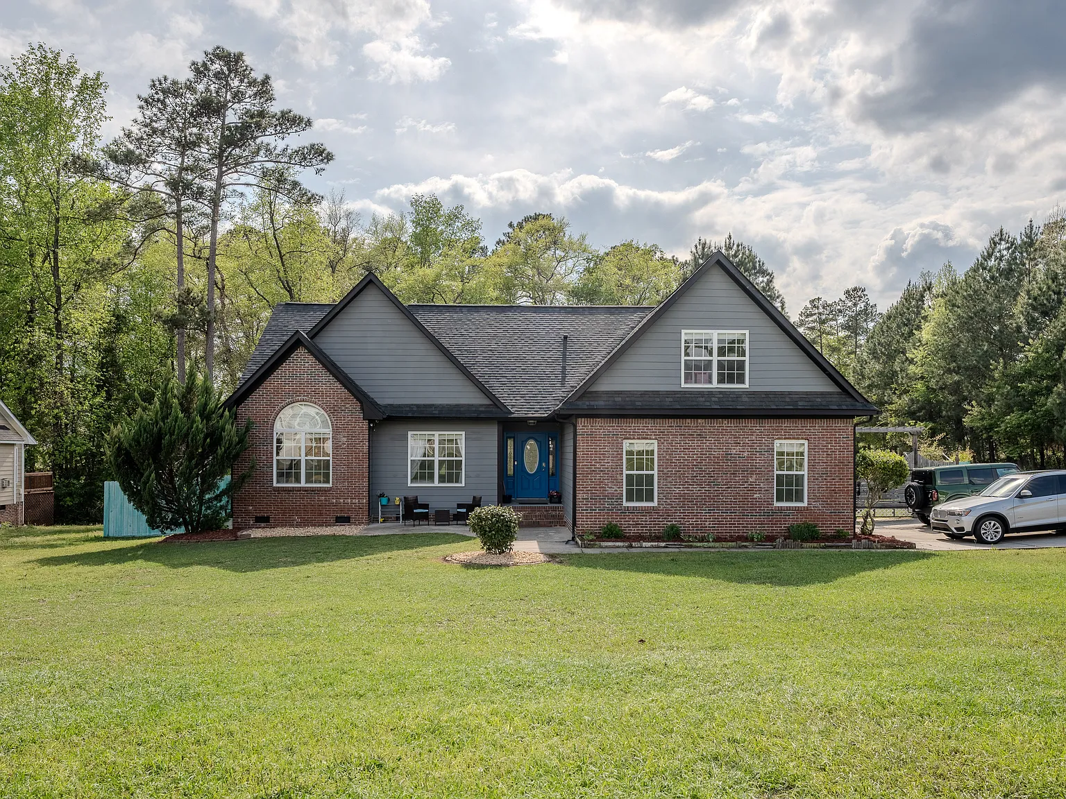 4 bed, 2312 sqft, $2,000 — Photo 1