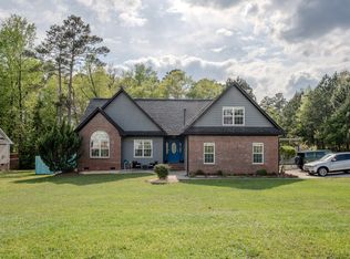 220 Dolphin Dr, Raeford, NC 28376