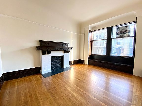 2nd image of 1050 Stanyan St #1902