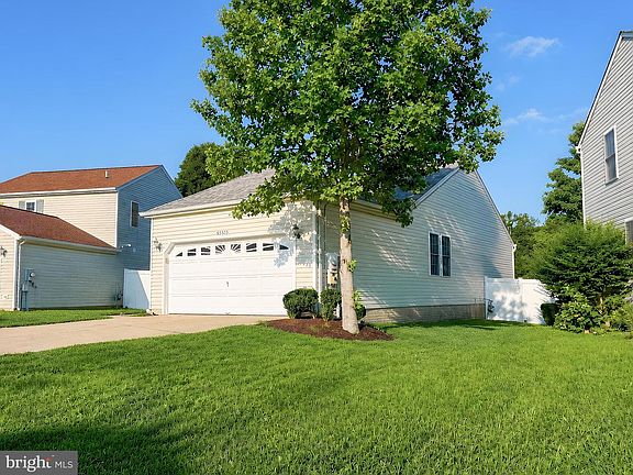 3rd image of 45525 Coosan Ct