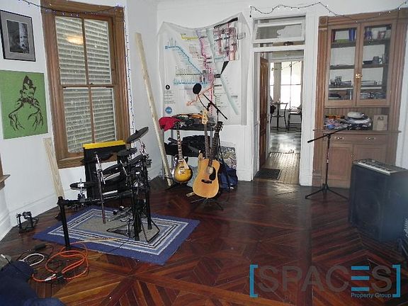 5th image of 3140 N Southport Ave #1